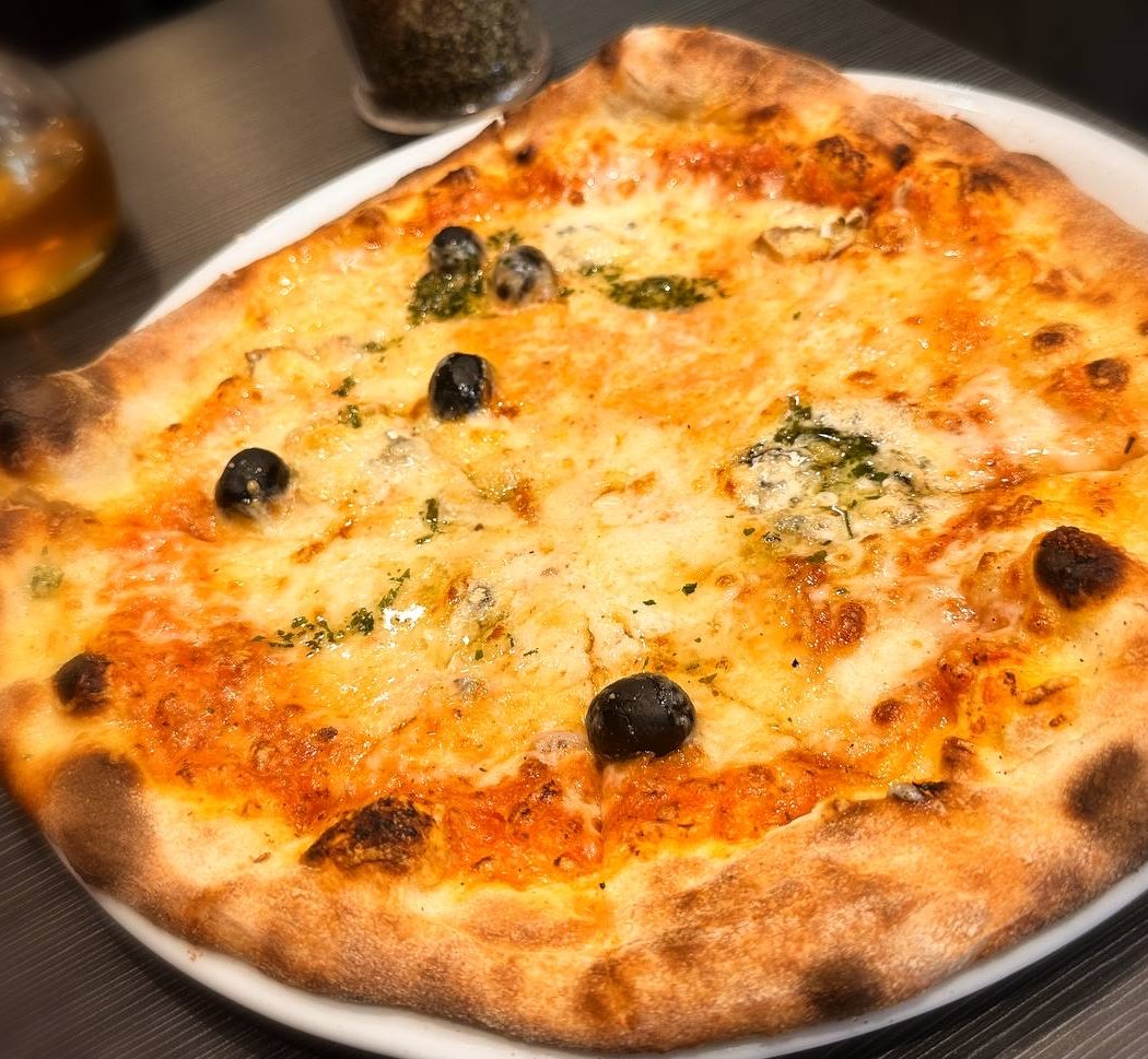 Mendy's, Kosher Pizza 1